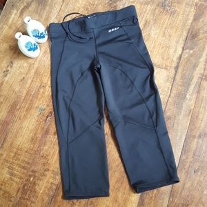 NWOT Bebe Sport Capri Pants